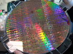 Globalfoundries 32nm制程300mm晶圆照