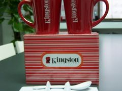 暖暖相伴 买金士顿本本内存送火红对杯