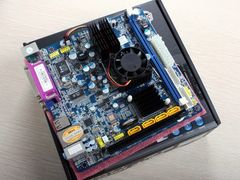 翔升再推巴掌大主板 第二代ATOM板曝光