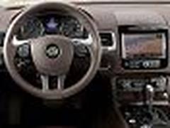 3D导航+全景辅助 看2011款途锐前装GPS