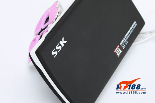 aed821ee-76fc-403a-8a40-57fa5733335f.jpg