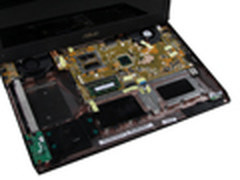 无码曝光 华硕G73JH顶级娱乐本首度拆解