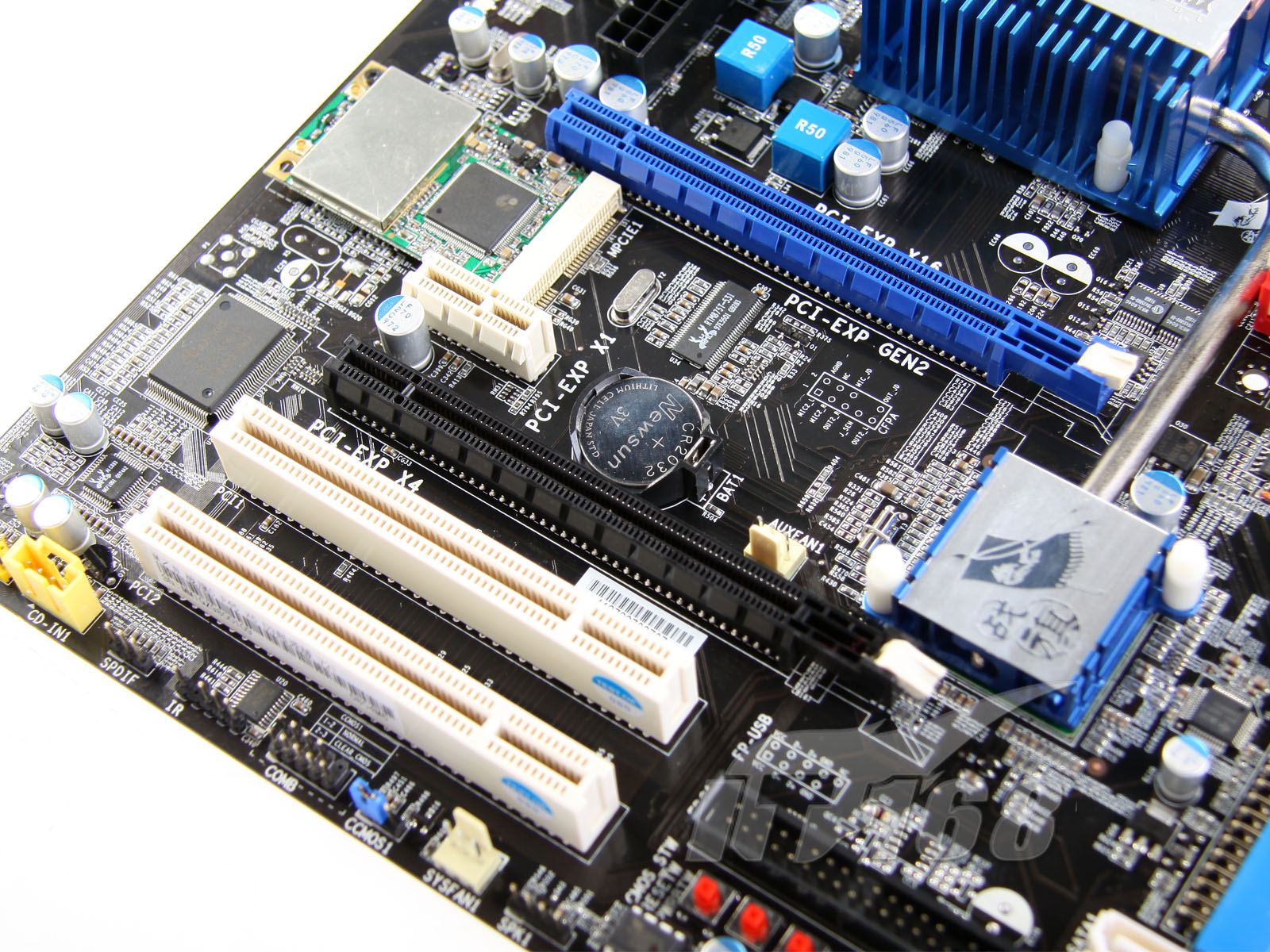 主板 主板评测 > 正文    扩展性方面,主板提供了2条pci-e 2.