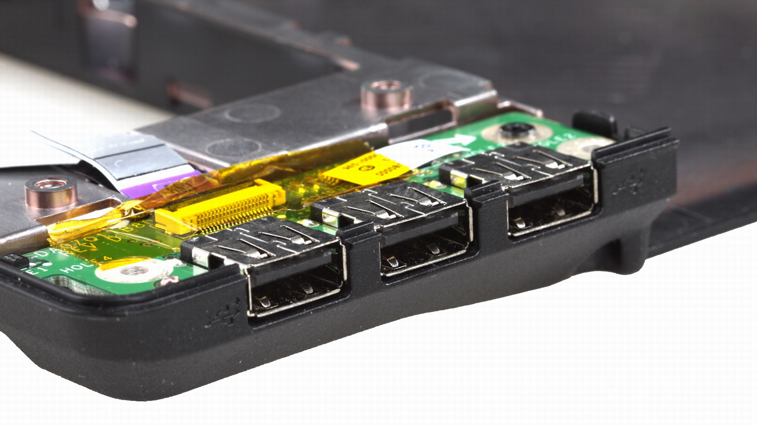 位于小主板上的3个usb接口